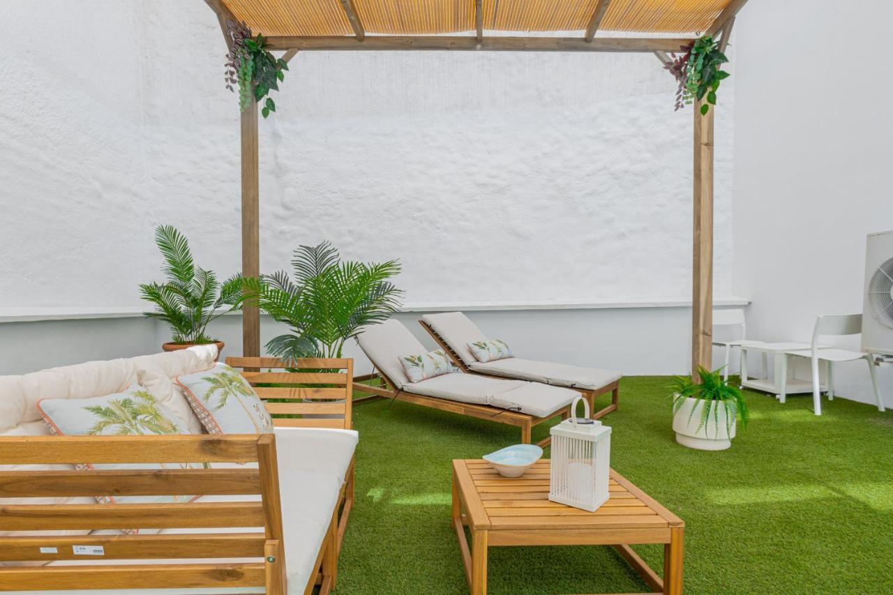 C30 Deluxe Studio With Terrace Into Cathedral Square Apartment Малага Екстериор снимка
