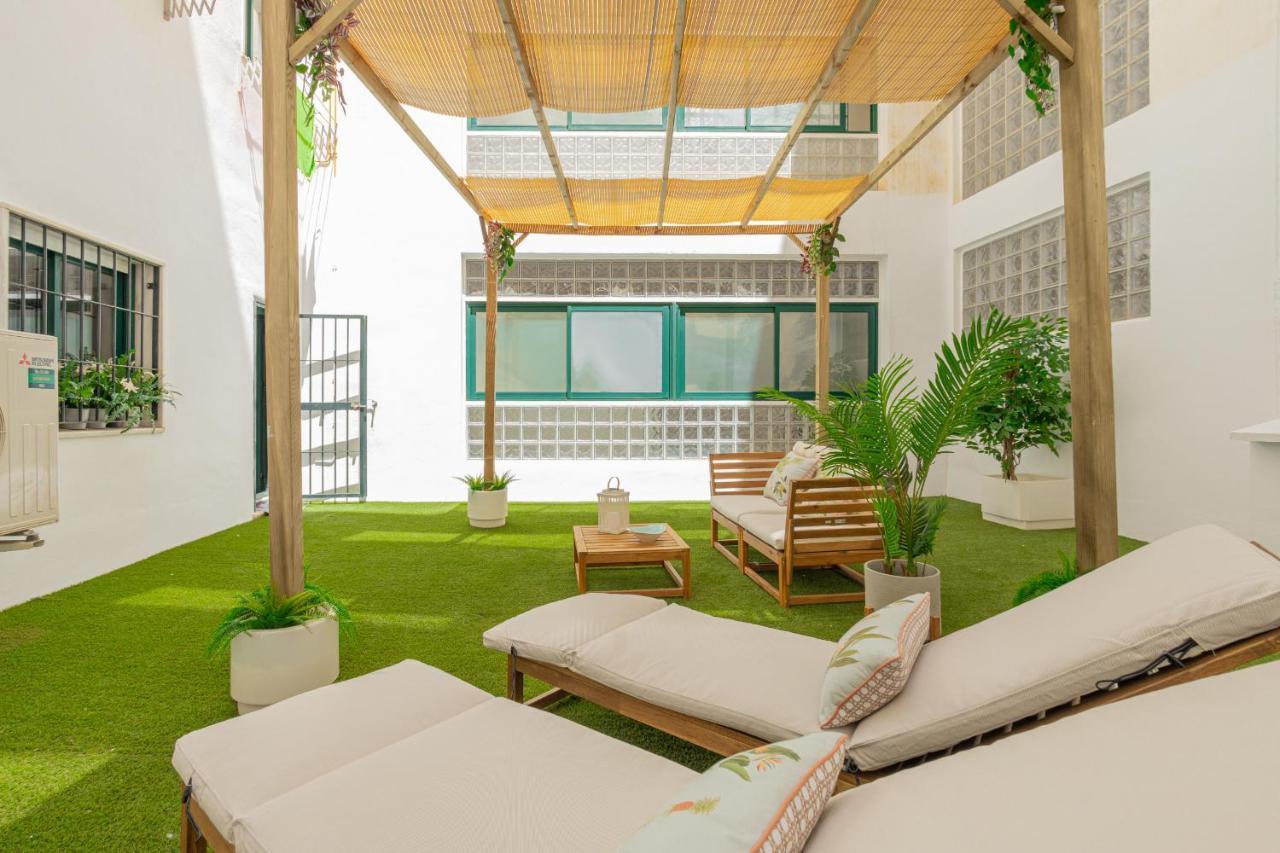 C30 Deluxe Studio With Terrace Into Cathedral Square Apartment Малага Екстериор снимка