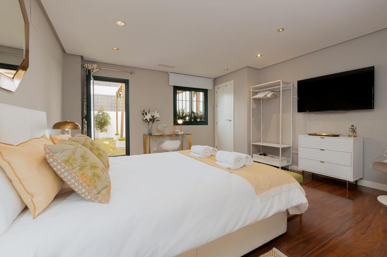 C30 Deluxe Studio With Terrace Into Cathedral Square Apartment Малага Екстериор снимка