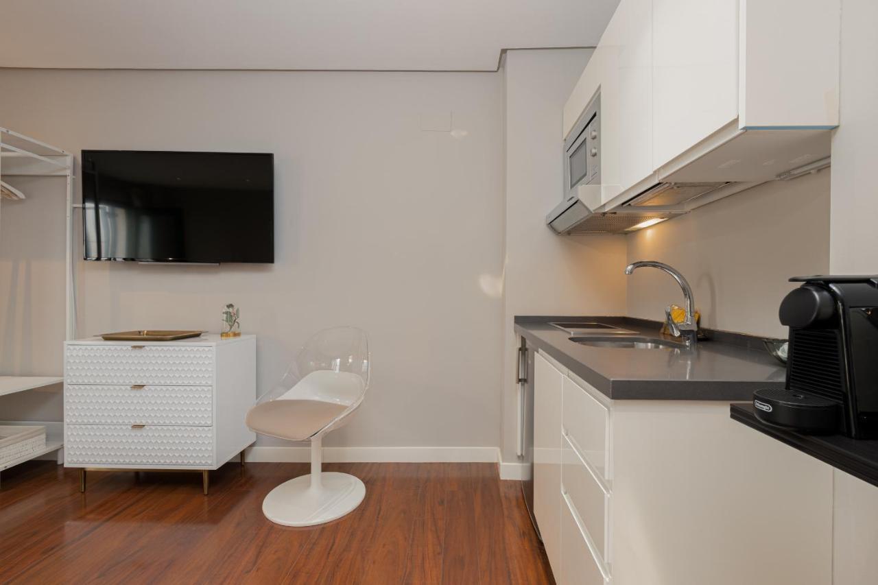 C30 Deluxe Studio With Terrace Into Cathedral Square Apartment Малага Екстериор снимка