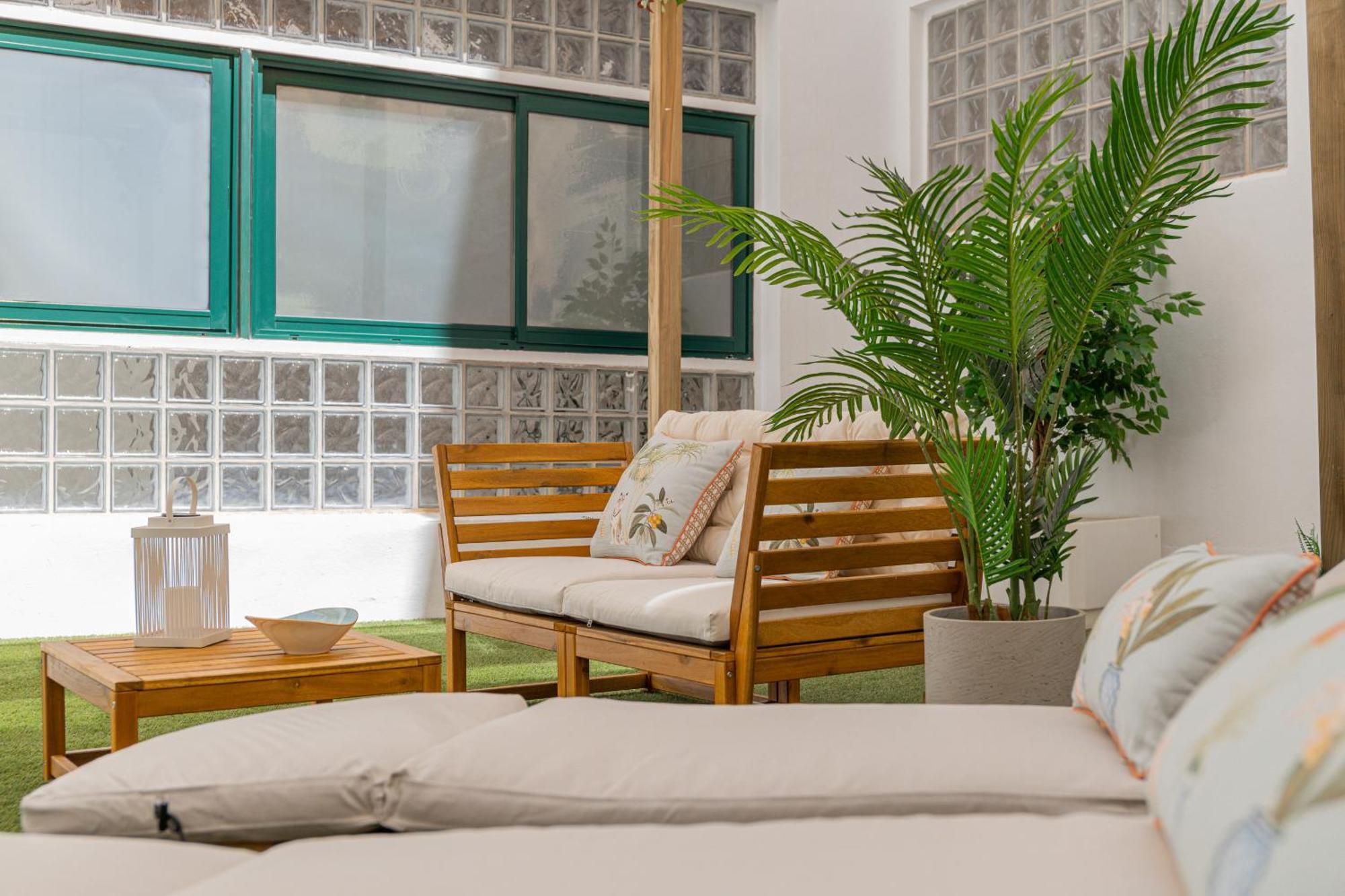 C30 Deluxe Studio With Terrace Into Cathedral Square Apartment Малага Екстериор снимка