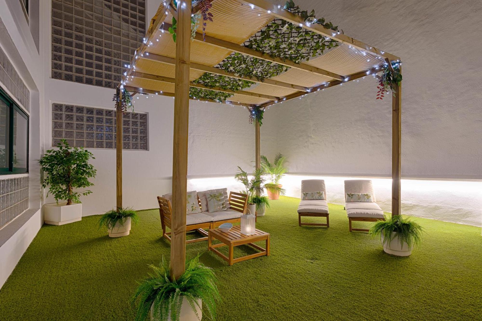 C30 Deluxe Studio With Terrace Into Cathedral Square Apartment Малага Екстериор снимка