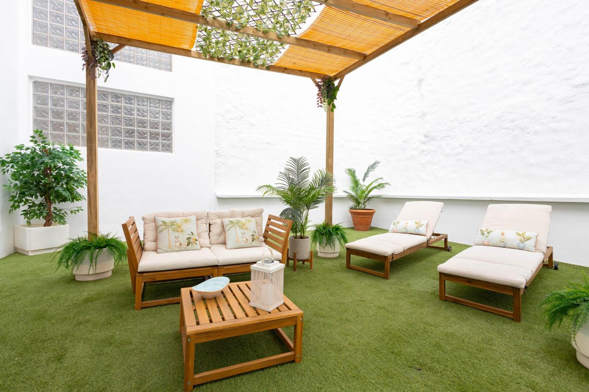 C30 Deluxe Studio With Terrace Into Cathedral Square Apartment Малага Екстериор снимка