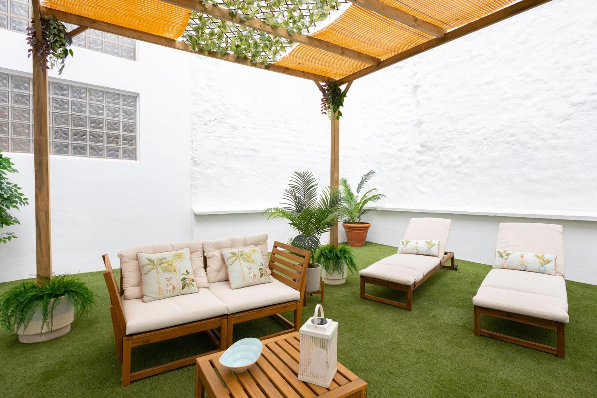C30 Deluxe Studio With Terrace Into Cathedral Square Apartment Малага Екстериор снимка