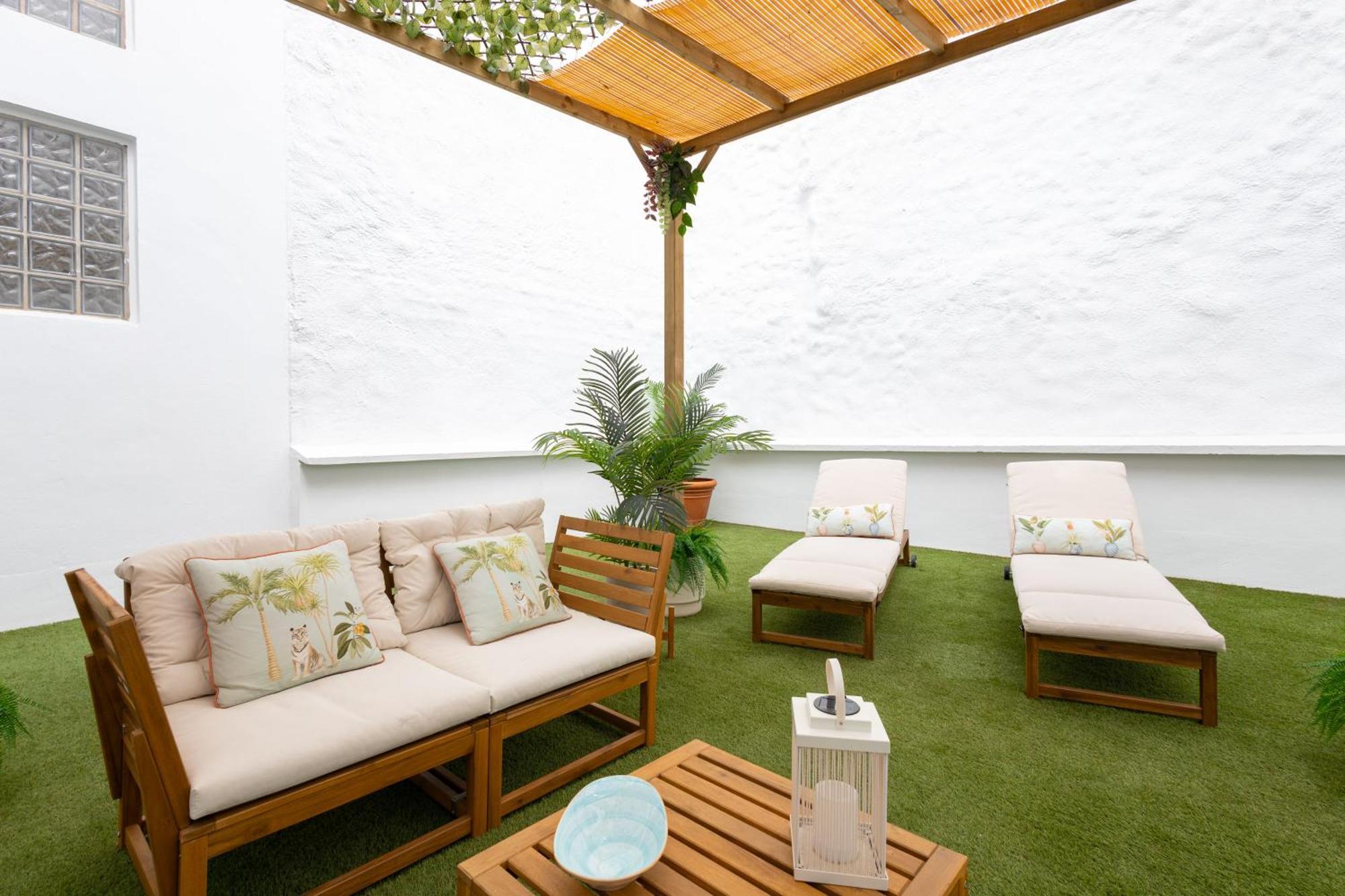 C30 Deluxe Studio With Terrace Into Cathedral Square Apartment Малага Екстериор снимка